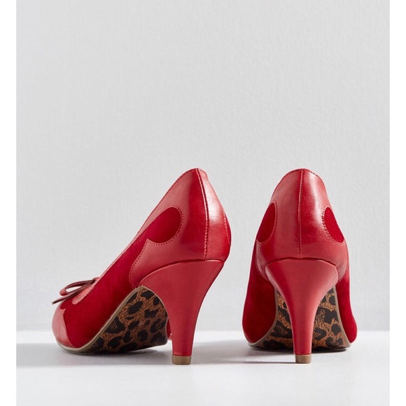 Red Heels - Picture 2 of 5